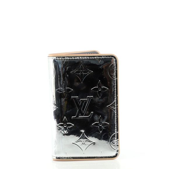 slender pocket organizer